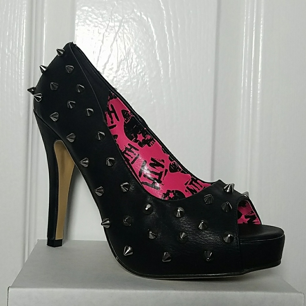 Studded peep toe pumps